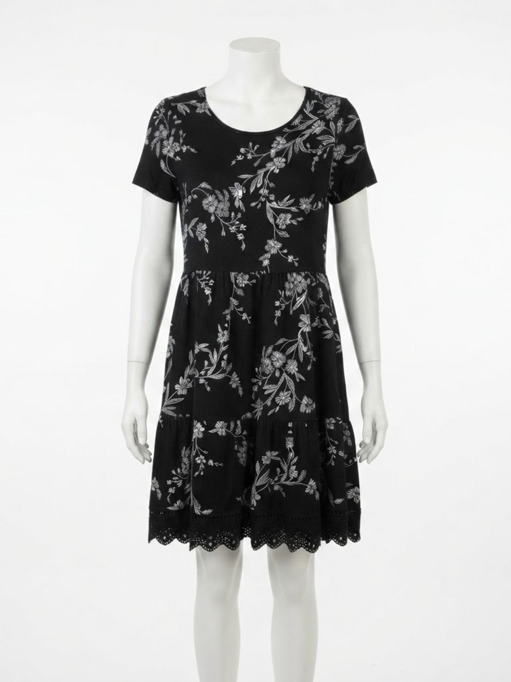 Taohuadao Medium Black Floral Short-Sleeve Tiered Dress